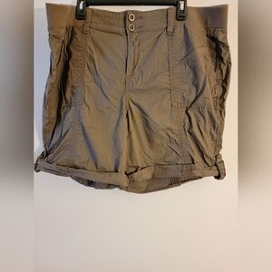 Torrid 7 inch mid rise roll cuff poplin short, Size 22, Brown